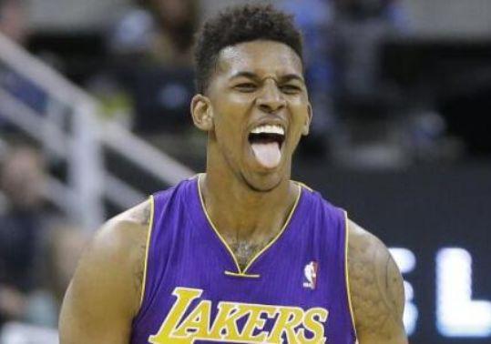 辽宁铁人祝贺重庆铜梁龙冲超：敢打敢拼，晋级中超实至名归（辽宁铁人向重庆铜梁龙致贺：敢打硬仗，晋级中超当之无愧）