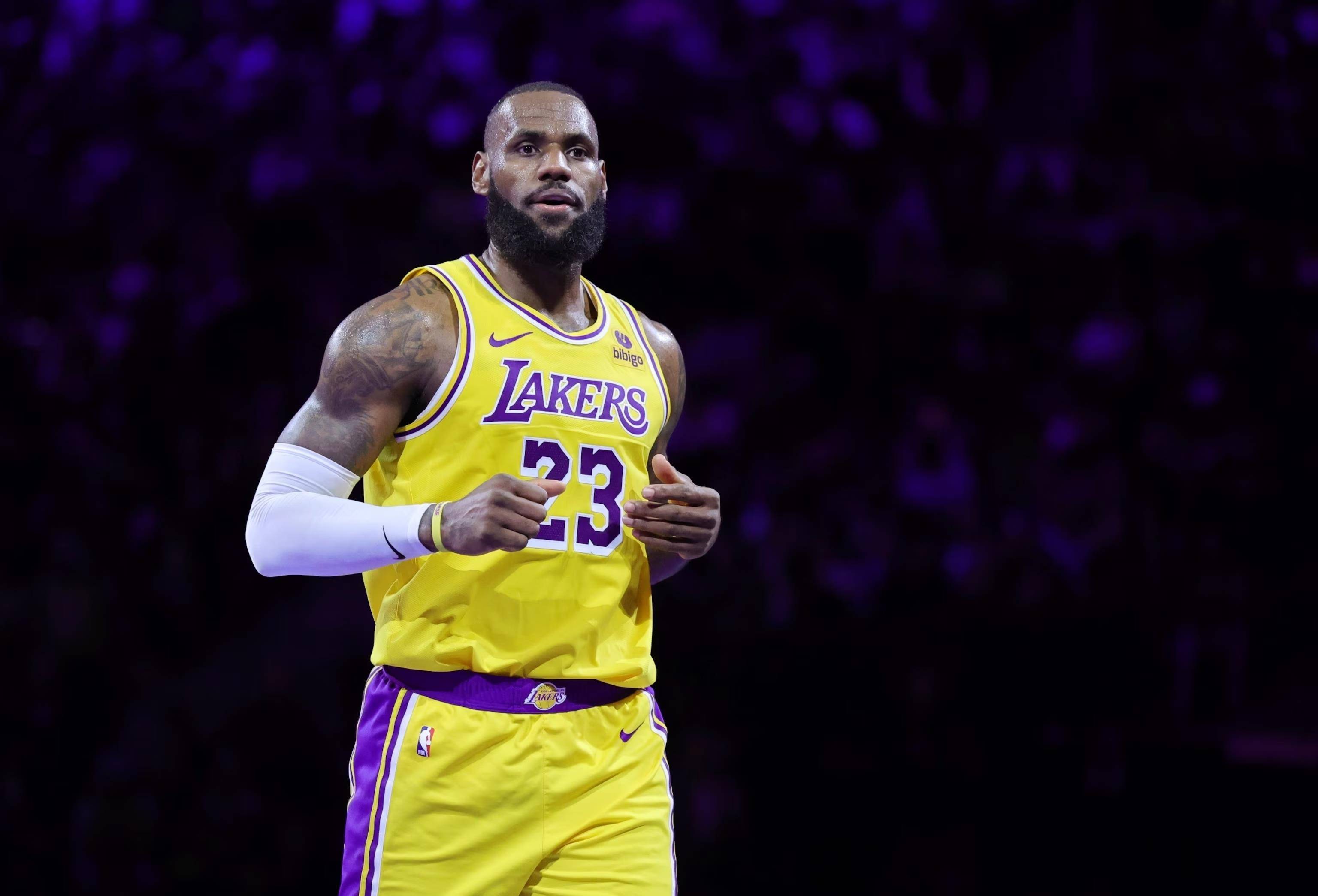 本-戴维斯：自己的未来无法控制，在捧杯时为孙兴慜感到骄傲（本-戴维斯：未来不由己，目睹孙兴慜捧杯倍感自豪）