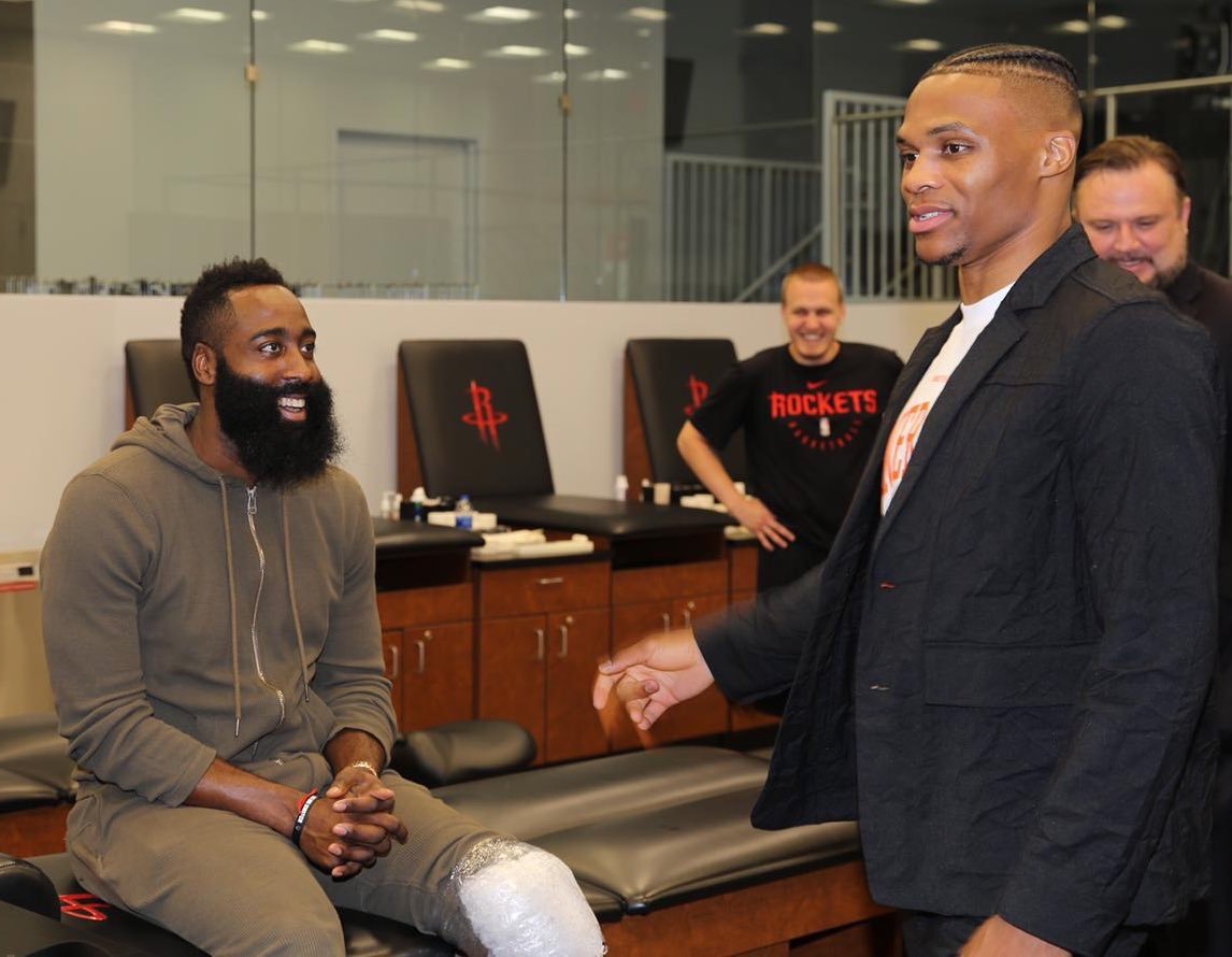 广东激战广州！二飞接班人出现 萨姆纳高级货 杜润旺打铁（广东德比鏖战广州！二飞接班人冒头 萨姆纳货真价实 杜润旺手感冰凉）