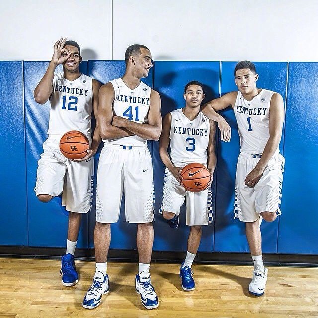 邮报整理C罗豪车收藏：有多辆布加迪，最贵的车价值850万英镑（邮报盘点C罗名车库：布加迪不止一辆，顶级车型价值850万英镑）